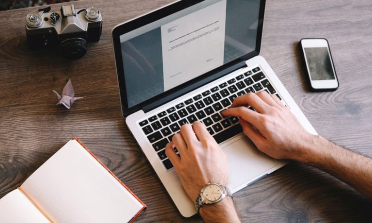 Read more about the article PSY221 Ödevi Hazırlarken Akademik Yazımda Etkili Cümleler Kurma